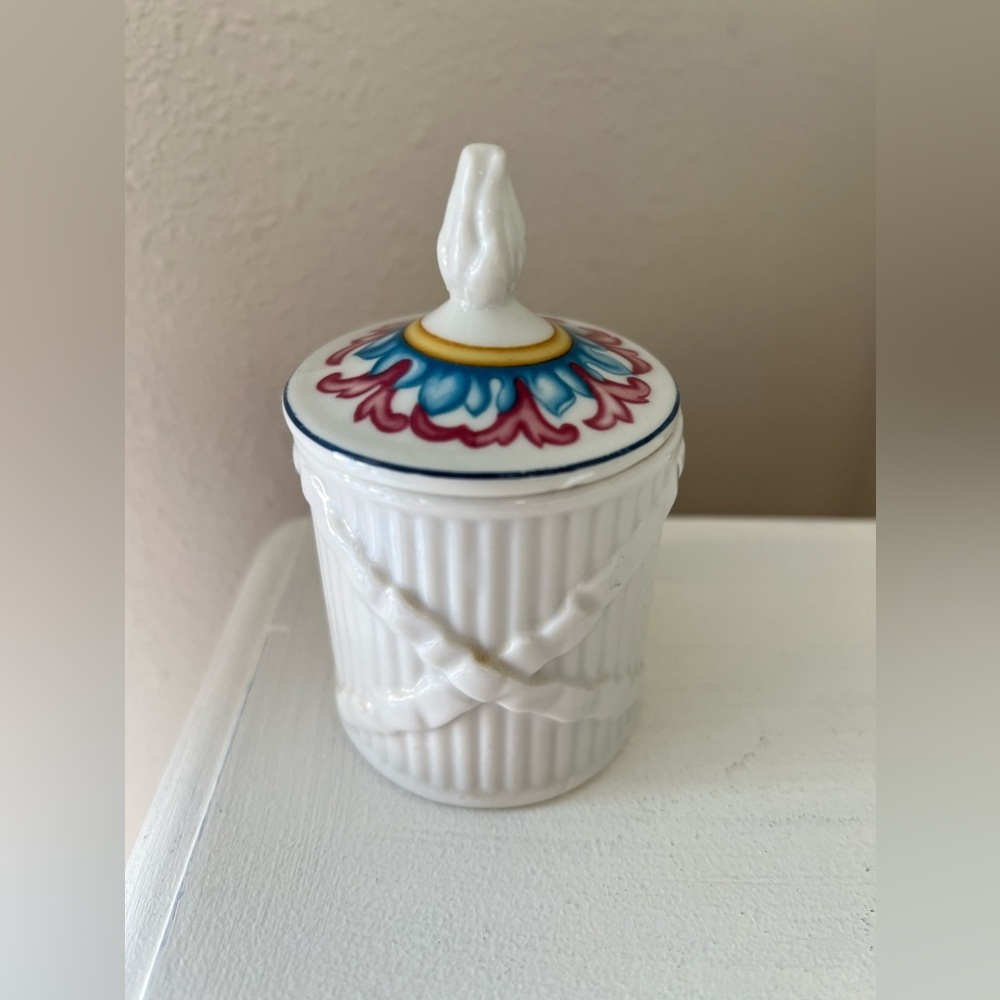 Elizabeth Arden | Vintage Candle Palais de Versailles | Powder Jar Trinket Box